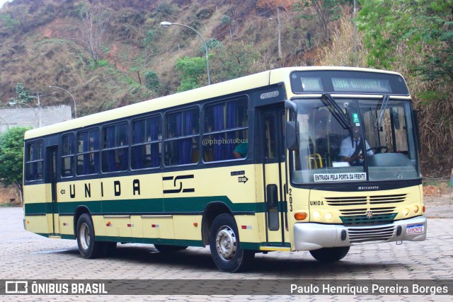 Empresa Unida Mansur e Filhos 203 na cidade de Ubá, Minas Gerais, Brasil, por Paulo Henrique Pereira Borges. Número da foto: #10872839.