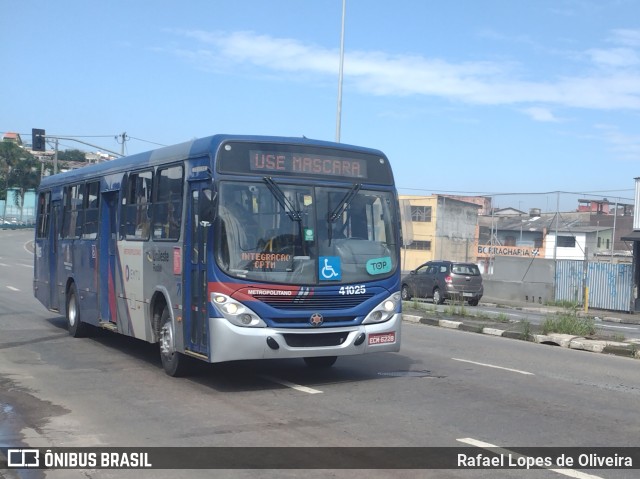 Radial Transporte Coletivo 41.025 na cidade de Itaquaquecetuba, São Paulo, Brasil, por Rafael Lopes de Oliveira. Número da foto: #10878640.