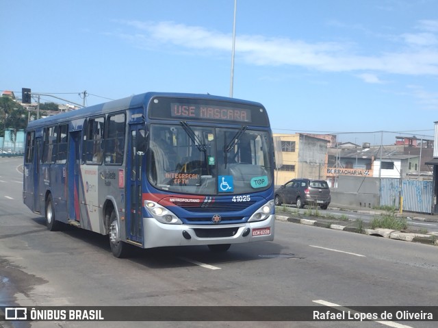 Radial Transporte Coletivo 41.025 na cidade de Itaquaquecetuba, São Paulo, Brasil, por Rafael Lopes de Oliveira. ID da foto: 10878640.