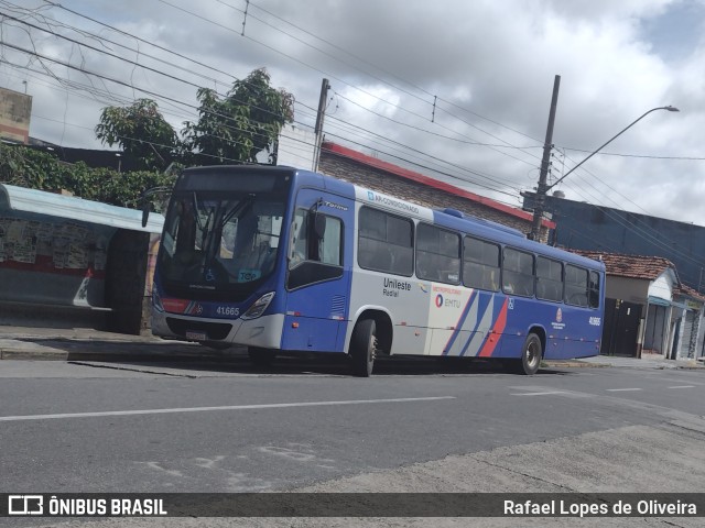 Radial Transporte Coletivo 41.665 na cidade de Suzano, São Paulo, Brasil, por Rafael Lopes de Oliveira. ID da foto: 10876178.