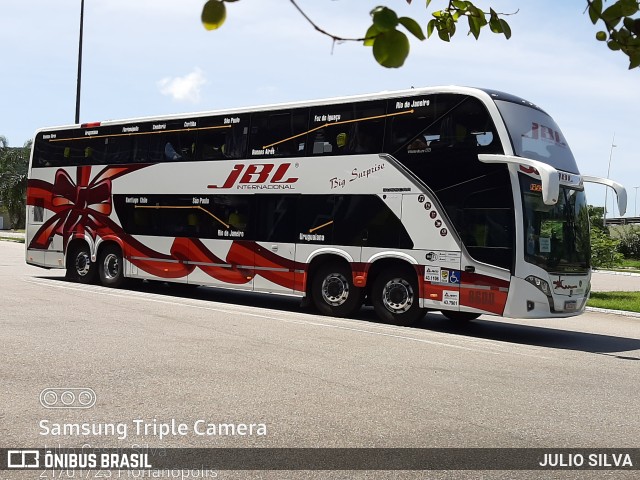 JBL Turismo 8600 na cidade de Florianópolis, Santa Catarina, Brasil, por JULIO SILVA. Número da foto: #10882710.