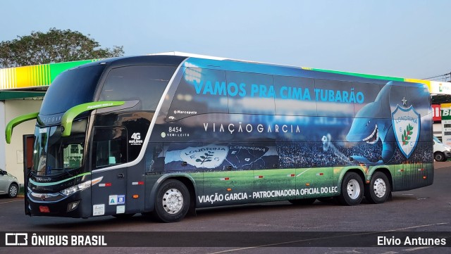 Viação Garcia 8454 na cidade de Campo Mourão, Paraná, Brasil, por Elvio Antunes. Número da foto: #10882645.