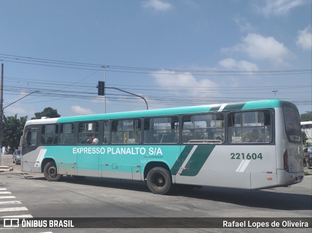 Expresso Planalto - Itaquaquecetuba 221604 na cidade de Itaquaquecetuba, São Paulo, Brasil, por Rafael Lopes de Oliveira. Número da foto: #10879728.