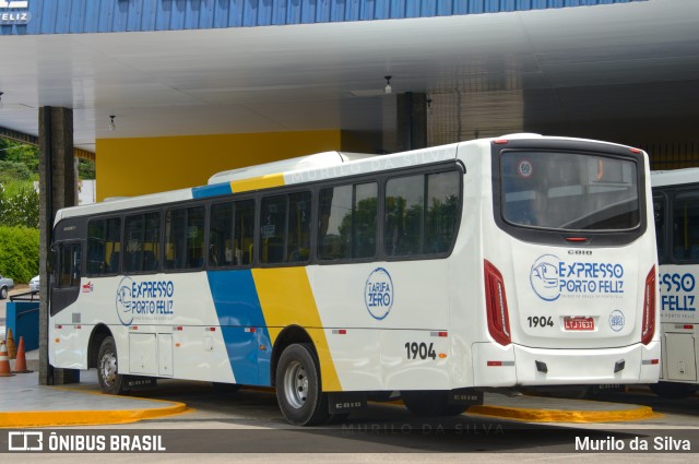 American Vans Transportes e Turismo 1904 na cidade de Porto Feliz, São Paulo, Brasil, por Murilo da Silva. ID da foto: 10885377.