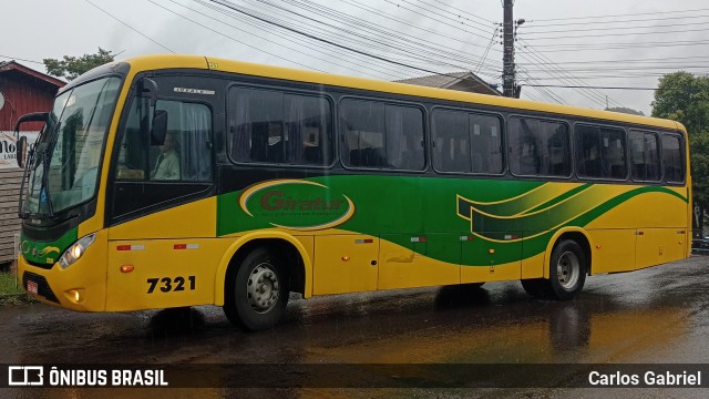 Viação Giratur 7321 na cidade de Caxias do Sul, Rio Grande do Sul, Brasil, por Carlos Gabriel. ID da foto: 10888093.