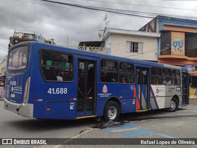 Radial Transporte Coletivo 41.688 na cidade de Ferraz de Vasconcelos, São Paulo, Brasil, por Rafael Lopes de Oliveira. ID da foto: 10887842.