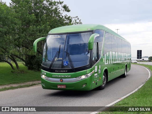 Auto Viação Catarinense 3358 na cidade de Florianópolis, Santa Catarina, Brasil, por JULIO SILVA. Número da foto: #10888585.