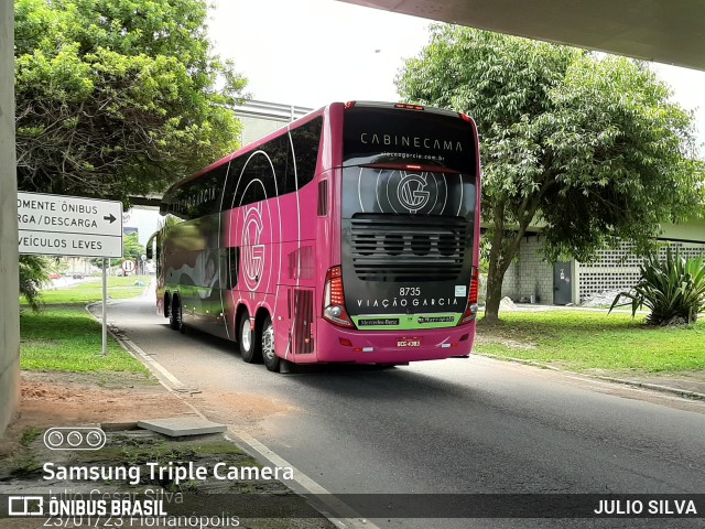 Viação Garcia 8735 na cidade de Florianópolis, Santa Catarina, Brasil, por JULIO SILVA. ID da foto: 10889970.