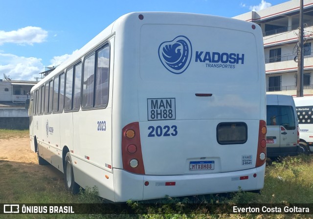 Kadosh Transportes 2023 na cidade de Piúma, Espírito Santo, Brasil, por Everton Costa Goltara. Número da foto: #10890607.