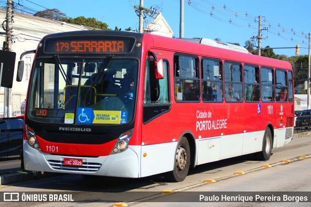 Trevo Transportes Coletivos 1101 na cidade de Porto Alegre, Rio Grande do Sul, Brasil, por Paulo Henrique Pereira Borges. ID da foto: 10894477.