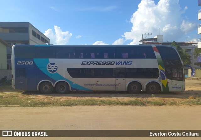 Expresso Vans 2500 na cidade de Piúma, Espírito Santo, Brasil, por Everton Costa Goltara. Número da foto: #10900006.
