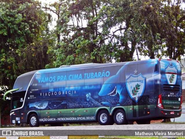 Viação Garcia 8454 na cidade de Joinville, Santa Catarina, Brasil, por Matheus Vieira Mortari. Número da foto: #10902333.