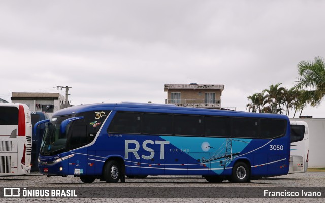 RST Turismo 3050 na cidade de Balneário Camboriú, Santa Catarina, Brasil, por Francisco Ivano. Número da foto: #10903883.