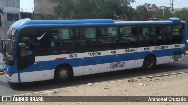 Transportes Cruz del Centro 002 na cidade de Los Olivos, Lima, Lima Metropolitana, Peru, por Anthonel Cruzado. Número da foto: #10907371.