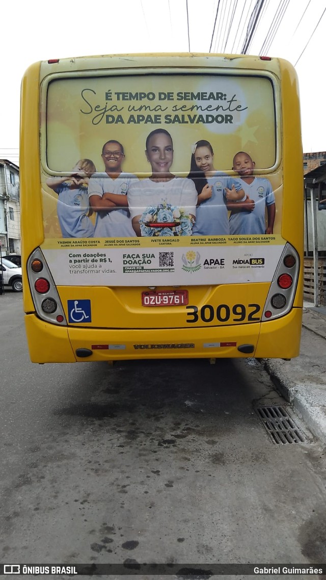 Plataforma Transportes 30092 na cidade de Salvador, Bahia, Brasil, por Gabriel Guimarães. ID da foto: 10910214.