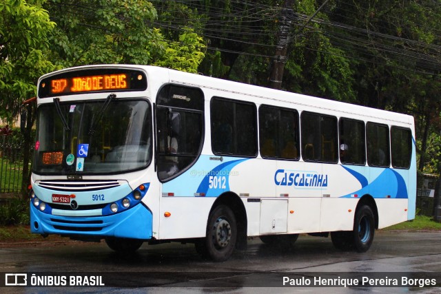 Viação Cascatinha 5012 na cidade de Petrópolis, Rio de Janeiro, Brasil, por Paulo Henrique Pereira Borges. Número da foto: #10910513.