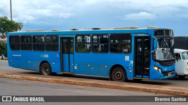 Taguatur - Taguatinga Transporte e Turismo 04306 na cidade de Taguatinga, Distrito Federal, Brasil, por Brenno Santos. ID da foto: 10908512.