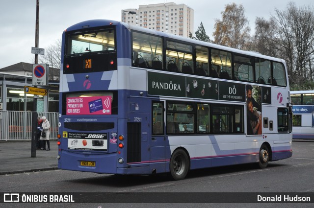 First Glasgow 37241 na cidade de Glasgow, Strathclyde, Escócia, por Donald Hudson. ID da foto: 10912142.