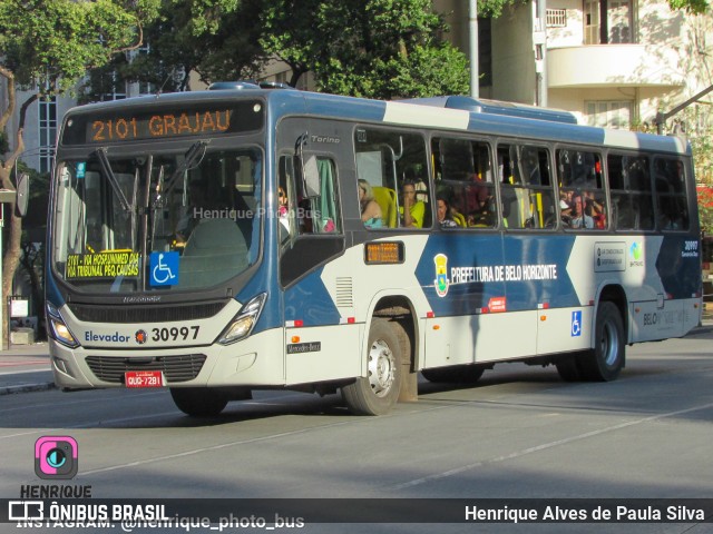 Coletivos São Lucas 30997 na cidade de Belo Horizonte, Minas Gerais, Brasil, por Henrique Alves de Paula Silva. ID da foto: 10911797.