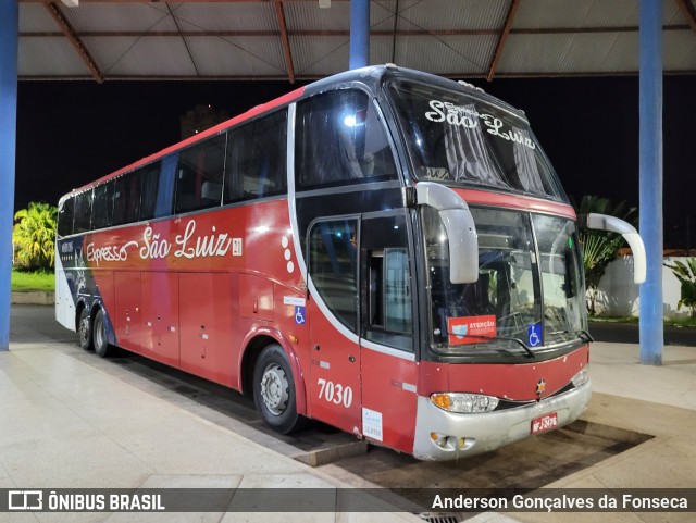 Expresso São Luiz 7030 na cidade de Rio Verde, Goiás, Brasil, por Anderson Gonçalves da Fonseca. ID da foto: 10840142.