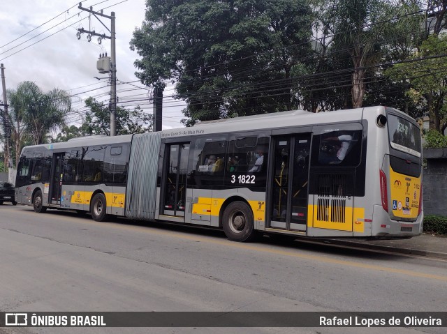 Viação Metrópole Paulista - Zona Leste 3 1822 na cidade de São Paulo, São Paulo, Brasil, por Rafael Lopes de Oliveira. Número da foto: #10844574.