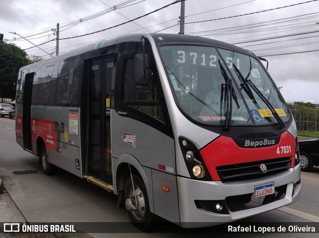 Pêssego Transportes 4 7031 na cidade de São Paulo, São Paulo, Brasil, por Rafael Lopes de Oliveira. Número da foto: #10844357.