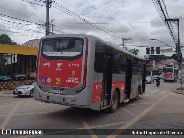 Pêssego Transportes 4 7714 na cidade de São Paulo, São Paulo, Brasil, por Rafael Lopes de Oliveira. ID da foto: 10846272.