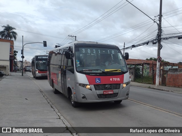 Pêssego Transportes 4 7016 na cidade de São Paulo, São Paulo, Brasil, por Rafael Lopes de Oliveira. Número da foto: #10846174.