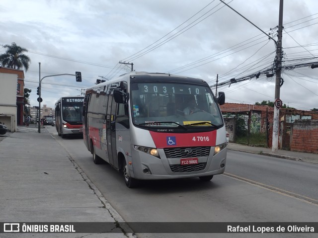 Pêssego Transportes 4 7016 na cidade de São Paulo, São Paulo, Brasil, por Rafael Lopes de Oliveira. ID da foto: 10846174.