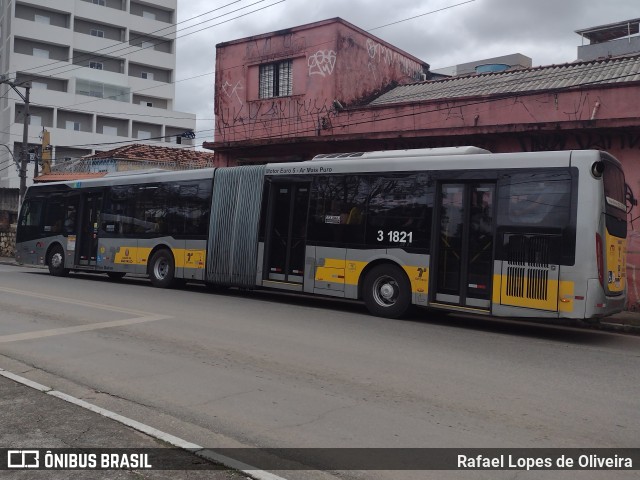 Viação Metrópole Paulista - Zona Leste 3 1821 na cidade de São Paulo, São Paulo, Brasil, por Rafael Lopes de Oliveira. Número da foto: #10849751.