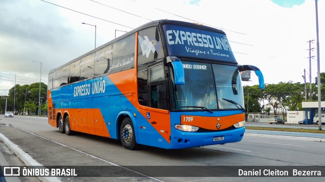 Expresso União 1709 na cidade de Jaboatão dos Guararapes, Pernambuco, Brasil, por Daniel Cleiton  Bezerra. Número da foto: #10854675.