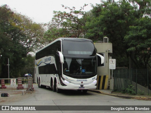 Viação Ouro e Prata 1015 na cidade de São Paulo, São Paulo, Brasil, por Douglas Célio Brandao. Número da foto: #10855973.