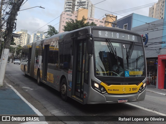 Viação Metrópole Paulista - Zona Leste 3 1861 na cidade de São Paulo, São Paulo, Brasil, por Rafael Lopes de Oliveira. ID da foto: 10914607.