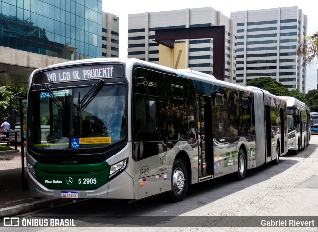 Via Sudeste Transportes S.A. 5 2905 na cidade de São Paulo, São Paulo, Brasil, por Gabriel Rievert. Número da foto: #10914820.