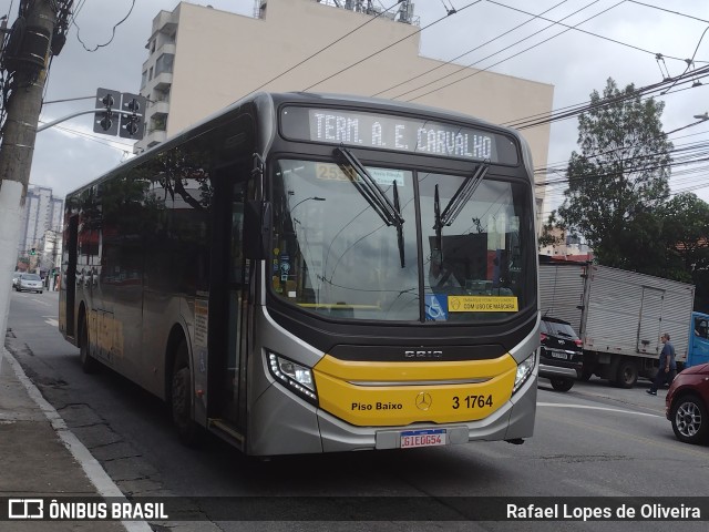 Viação Metrópole Paulista - Zona Leste 3 1764 na cidade de São Paulo, São Paulo, Brasil, por Rafael Lopes de Oliveira. ID da foto: 10914711.