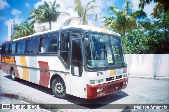 Empresa São Benedito 670 na cidade de Fortaleza, Ceará, Brasil, por Mailson Amâncio. ID da foto: 10915458.