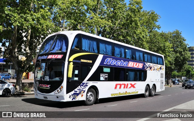 Flecha Bus 8733 na cidade de Ciudad Autónoma de Buenos Aires, Argentina, por Francisco Ivano. Número da foto: #10915342.