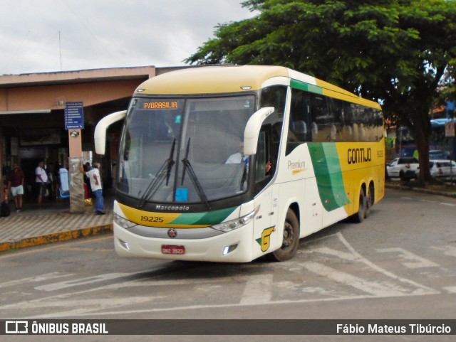 Empresa Gontijo de Transportes 19225 na cidade de Três Corações, Minas Gerais, Brasil, por Fábio Mateus Tibúrcio. ID da foto: 10944819.