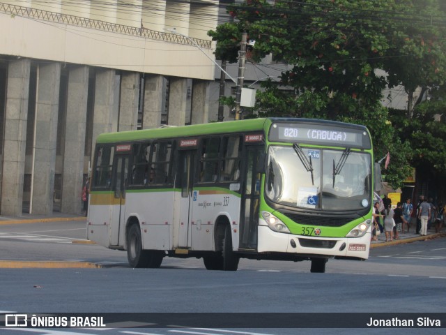 Rodoviária Caxangá 357 na cidade de Recife, Pernambuco, Brasil, por Jonathan Silva. ID da foto: 10946136.