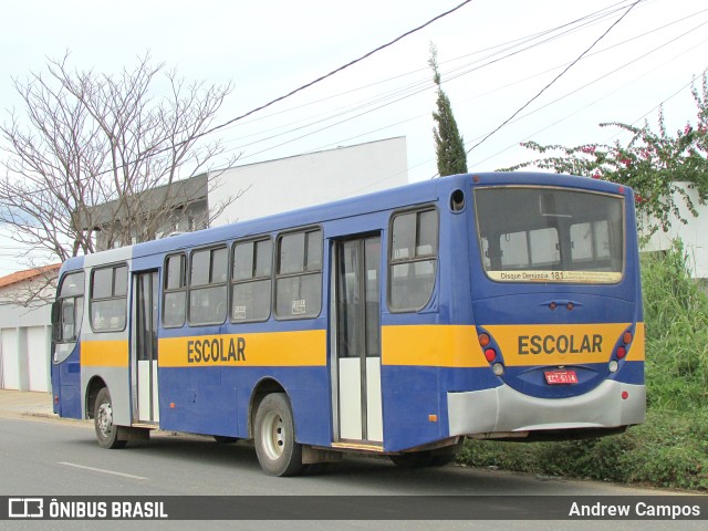 Escolares 01 na cidade de Pirapora, Minas Gerais, Brasil, por Andrew Campos. ID da foto: 10951239.