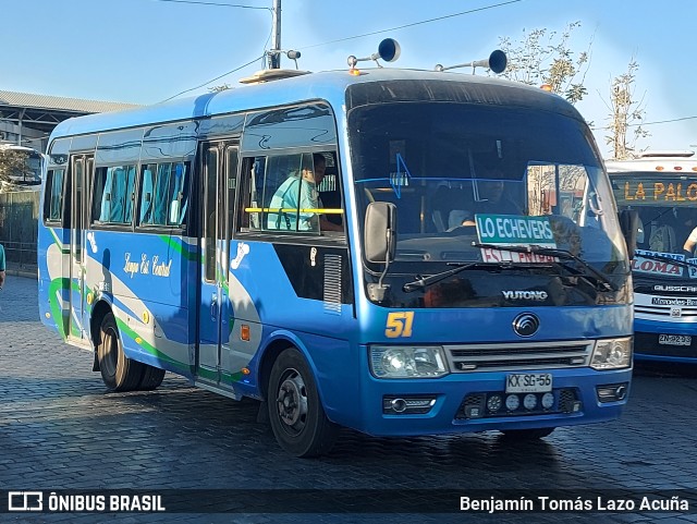 Royal Bus 51 na cidade de Estación Central, Santiago, Metropolitana de Santiago, Chile, por Benjamín Tomás Lazo Acuña. Número da foto: #10954745.