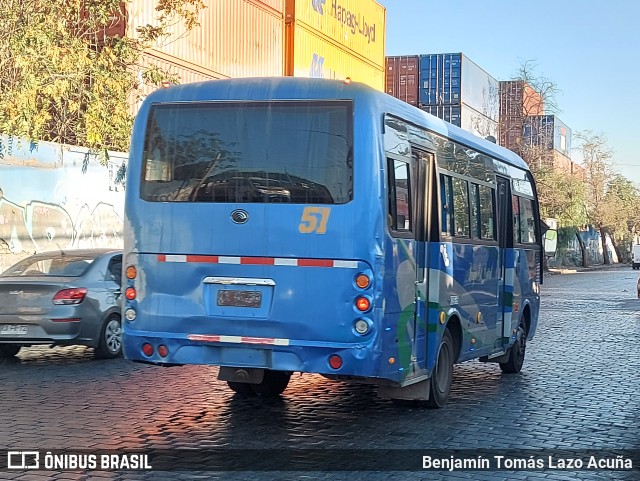 Royal Bus 51 na cidade de Estación Central, Santiago, Metropolitana de Santiago, Chile, por Benjamín Tomás Lazo Acuña. ID da foto: 10954753.