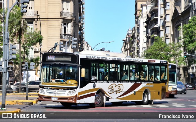 Transportes Santa Fe 39 na cidade de Ciudad Autónoma de Buenos Aires, Argentina, por Francisco Ivano. Número da foto: #10957344.