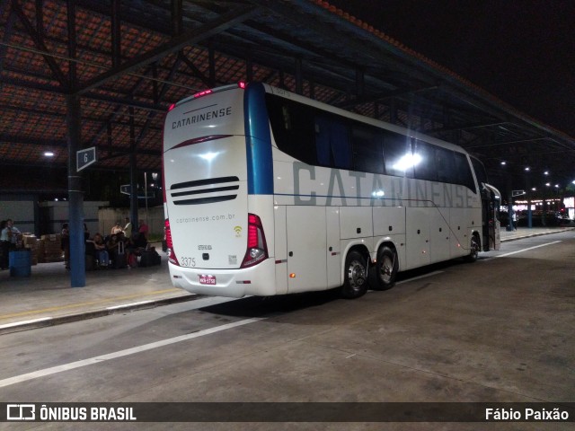 Auto Viação Catarinense 3375 na cidade de Embu das Artes, São Paulo, Brasil, por Fábio Paixão. ID da foto: 10956203.