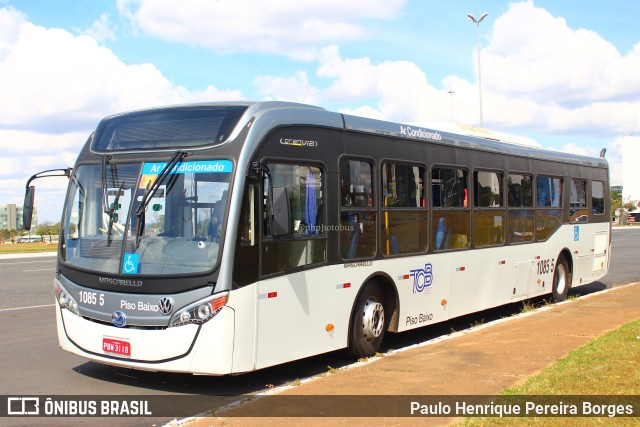 TCB - Sociedade de Transportes Coletivos de Brasília 1085 5 na cidade de Brasília, Distrito Federal, Brasil, por Paulo Henrique Pereira Borges. ID da foto: 10958757.