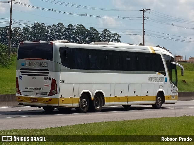 Empresa Cruz 20501 na cidade de São José dos Campos, São Paulo, Brasil, por Robson Prado. ID da foto: 10962180.