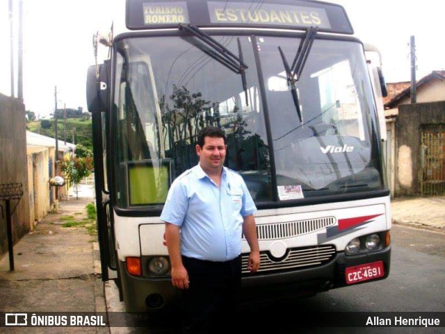 Turismo Romero 950 na cidade de Paulínia, São Paulo, Brasil, por Allan Henrique. Número da foto: #10917712.