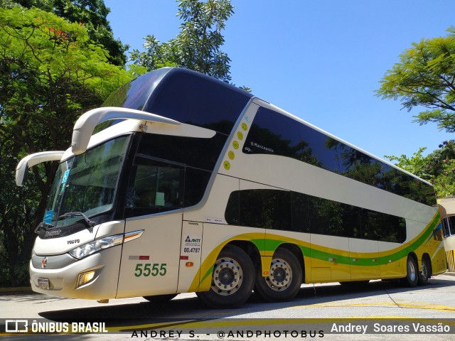 Ônibus Particulares 5555 na cidade de São Paulo, São Paulo, Brasil, por Andrey  Soares Vassão. Número da foto: #10916087.