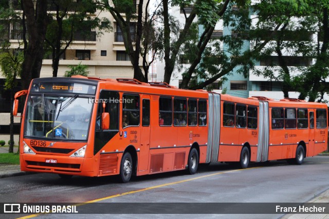 Transporte Coletivo Glória BD136 na cidade de Curitiba, Paraná, Brasil, por Franz Hecher. ID da foto: 10918351.