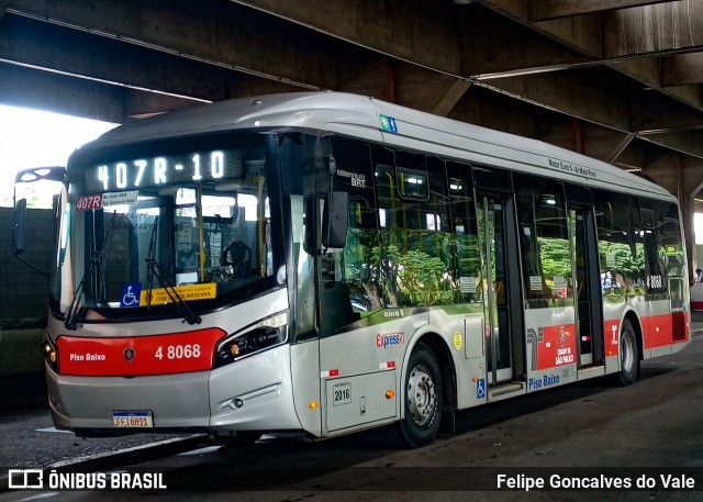 Express Transportes Urbanos Ltda 4 8068 na cidade de São Paulo, São Paulo, Brasil, por Felipe Goncalves do Vale. ID da foto: 10917002.